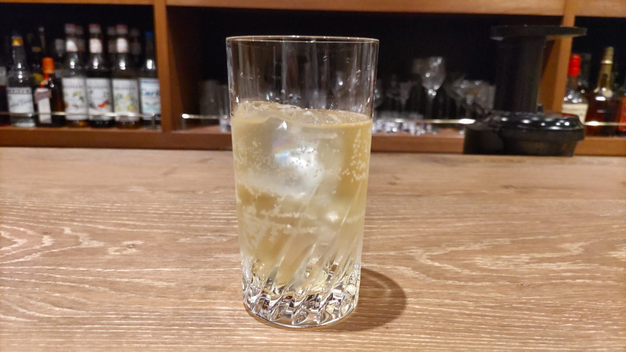 【美味しいハイボールを作りたい】ウイスキーの量を徹底検証｜黄金比率はこれだ！ たるブログ